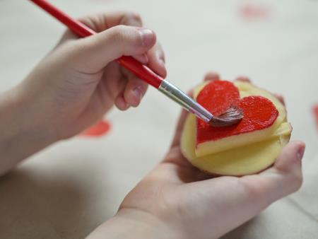 Izdelava štampilj iz krompirja